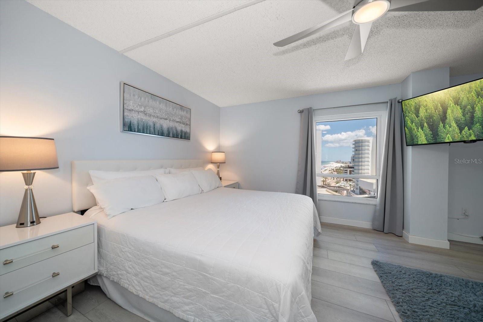 Image 13 of 32 For 440 Gulfview Boulevard 1404