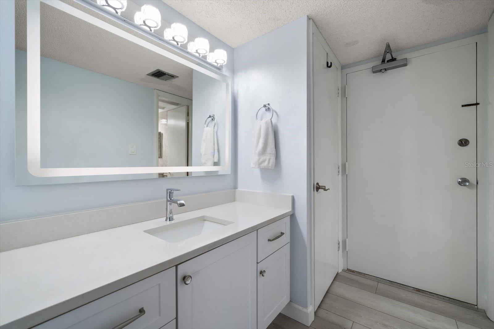 Image 15 of 32 For 440 Gulfview Boulevard 1404