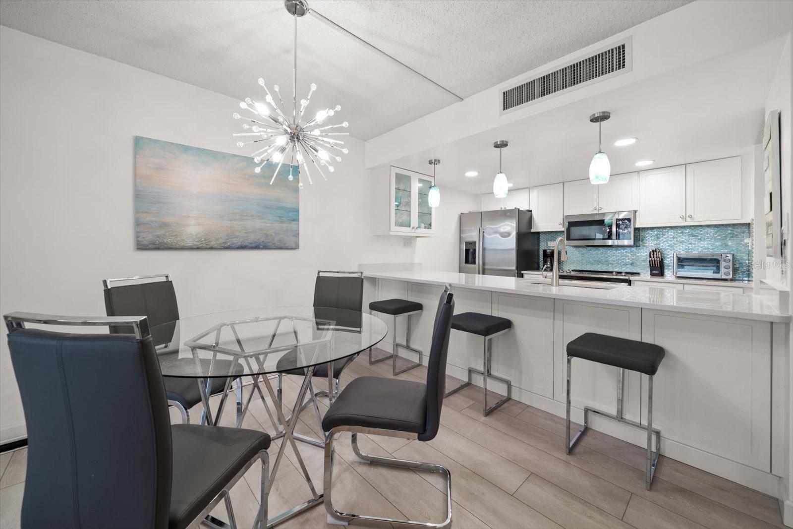 Image 6 of 32 For 440 Gulfview Boulevard 1404