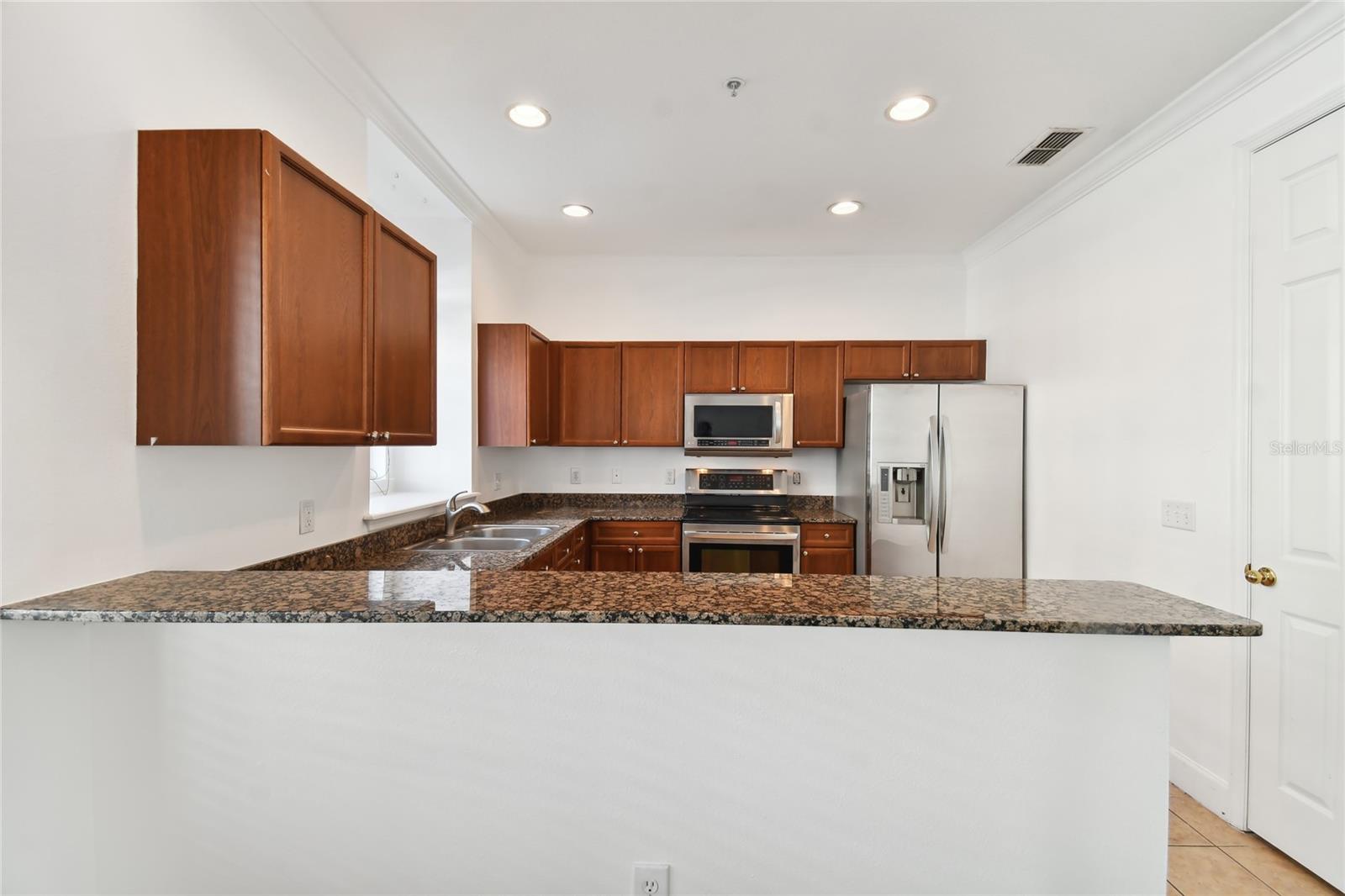 Image 5 of 16 For 3111 De Leon Street 9