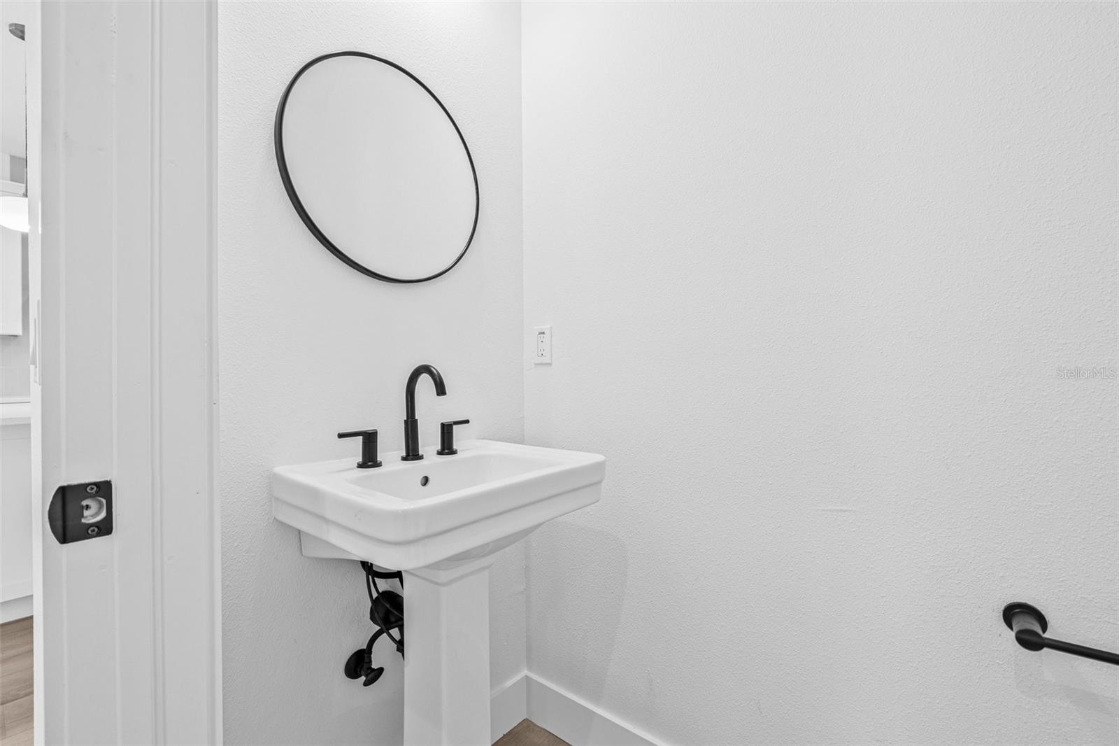 Image 17 of 33 For 7617 Alvina Street