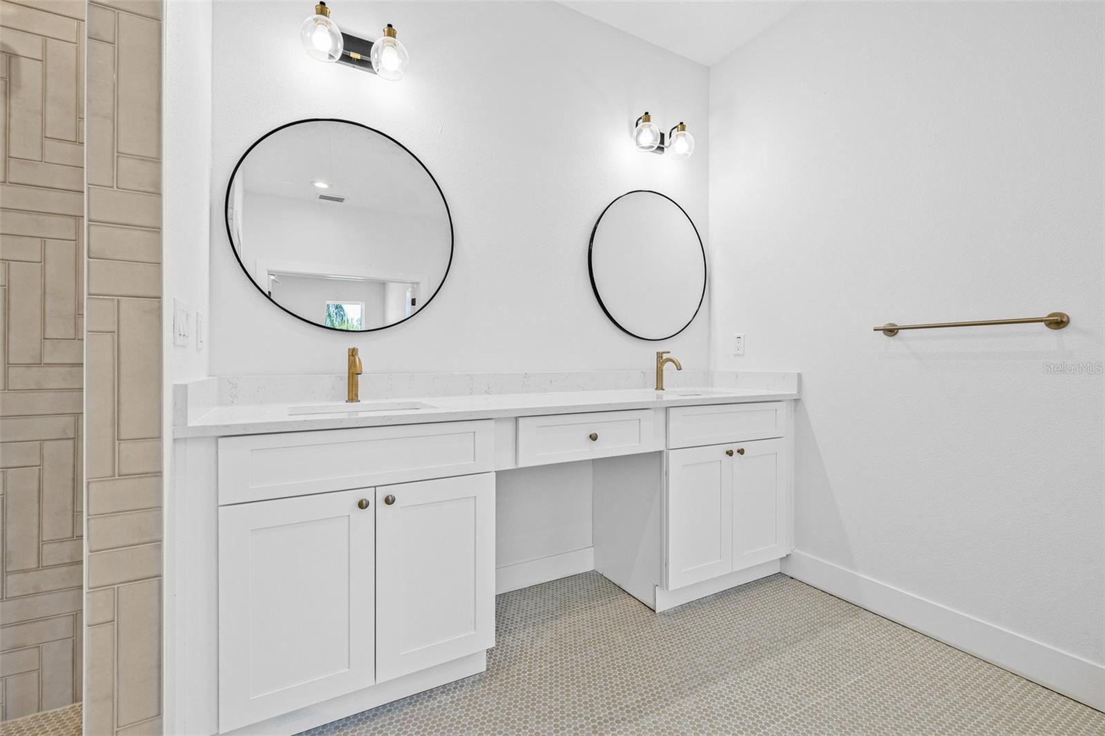 Image 21 of 33 For 7617 Alvina Street