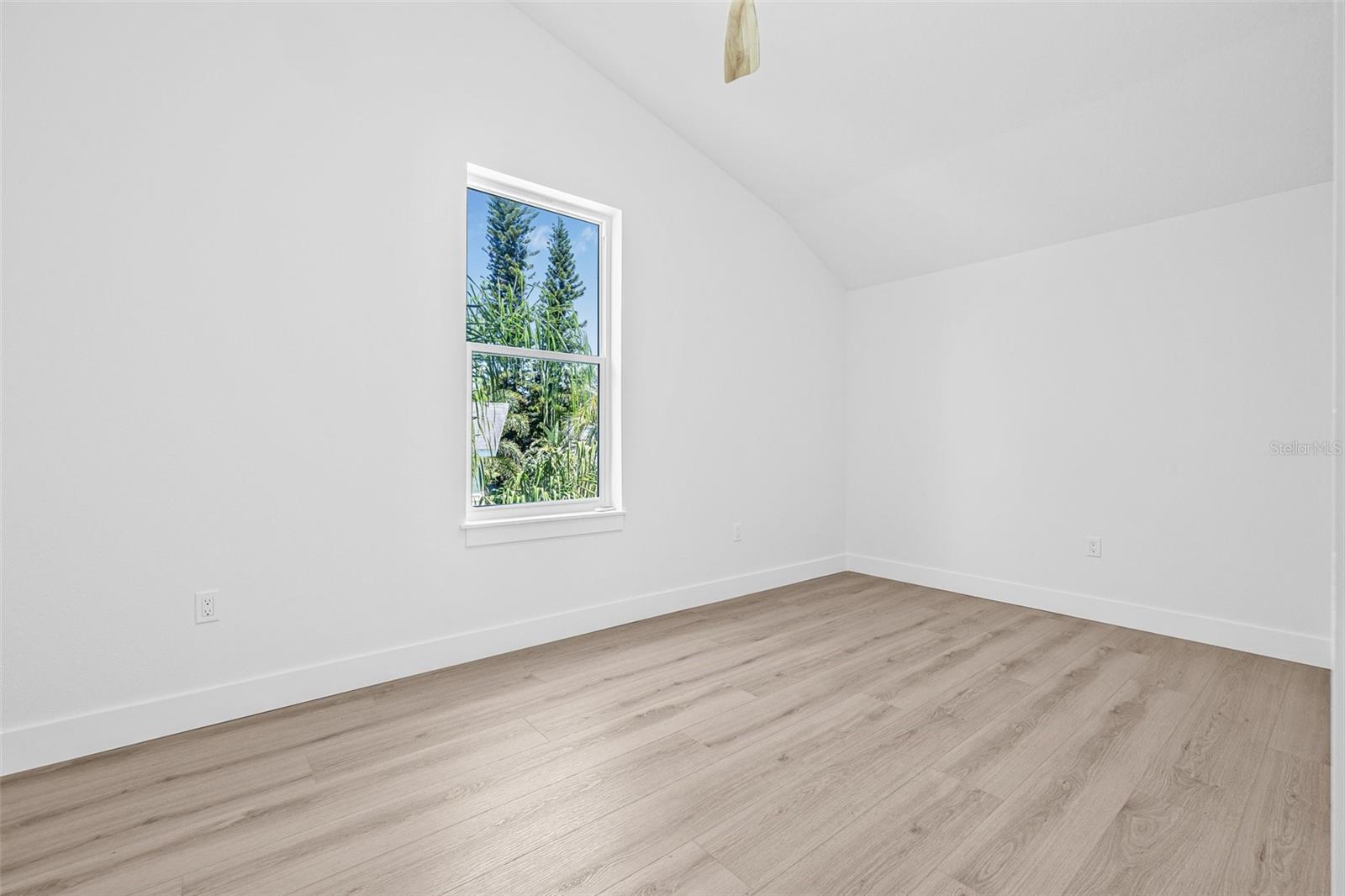 Image 29 of 33 For 7617 Alvina Street