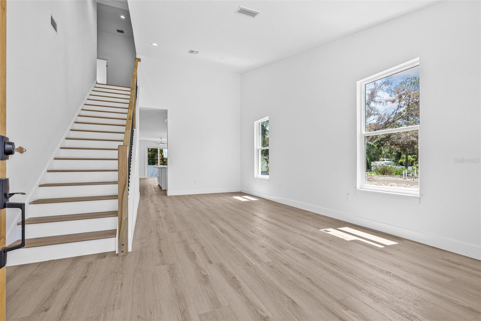 Image 3 of 33 For 7617 Alvina Street