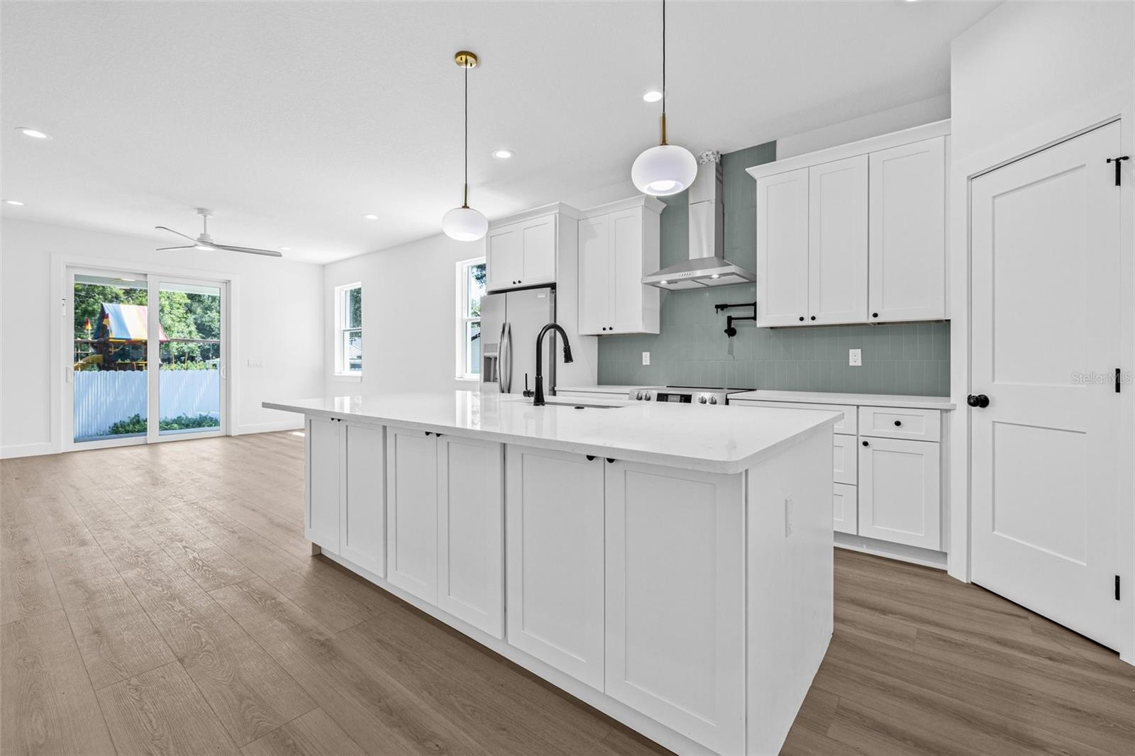 Image 7 of 33 For 7617 Alvina Street