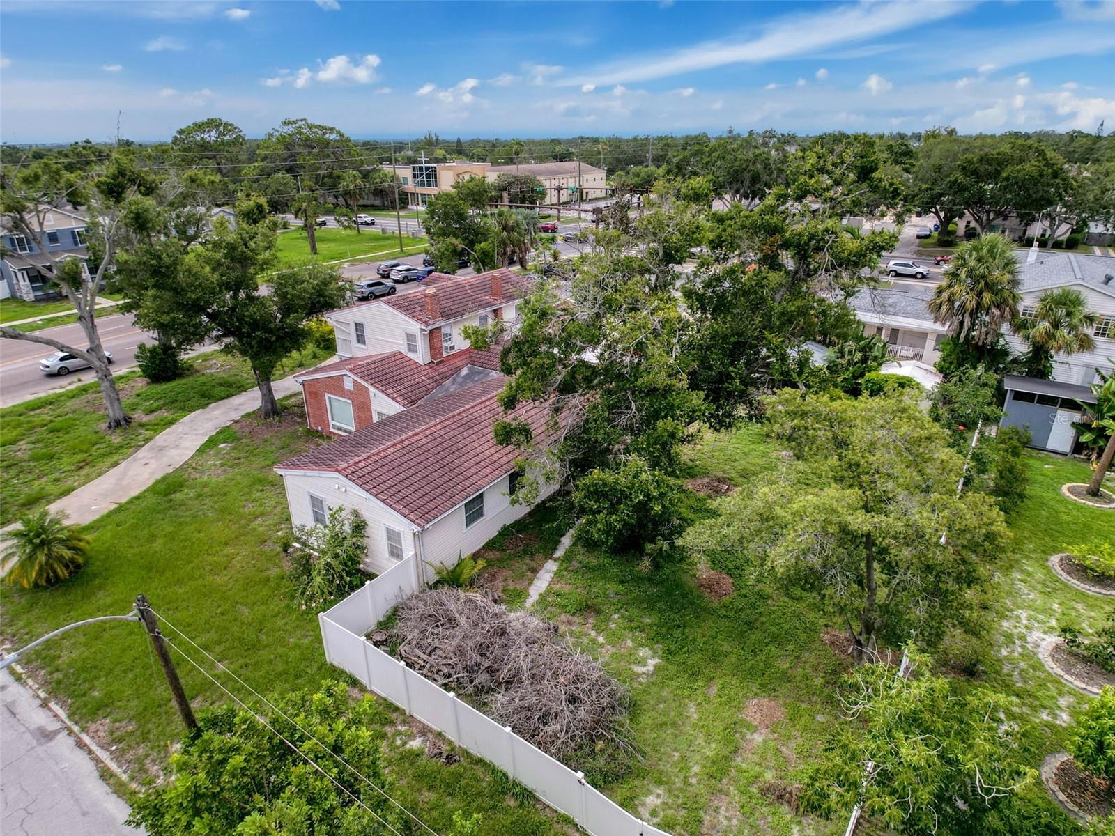 Image 11 of 73 For 425 49th Street N