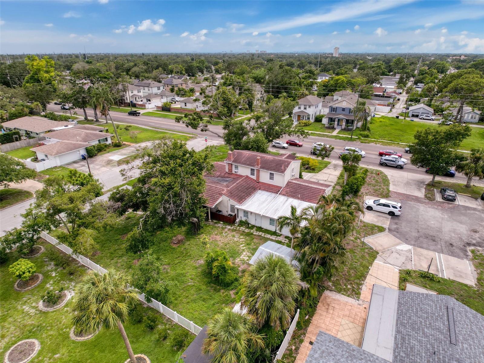 Image 13 of 73 For 425 49th Street N