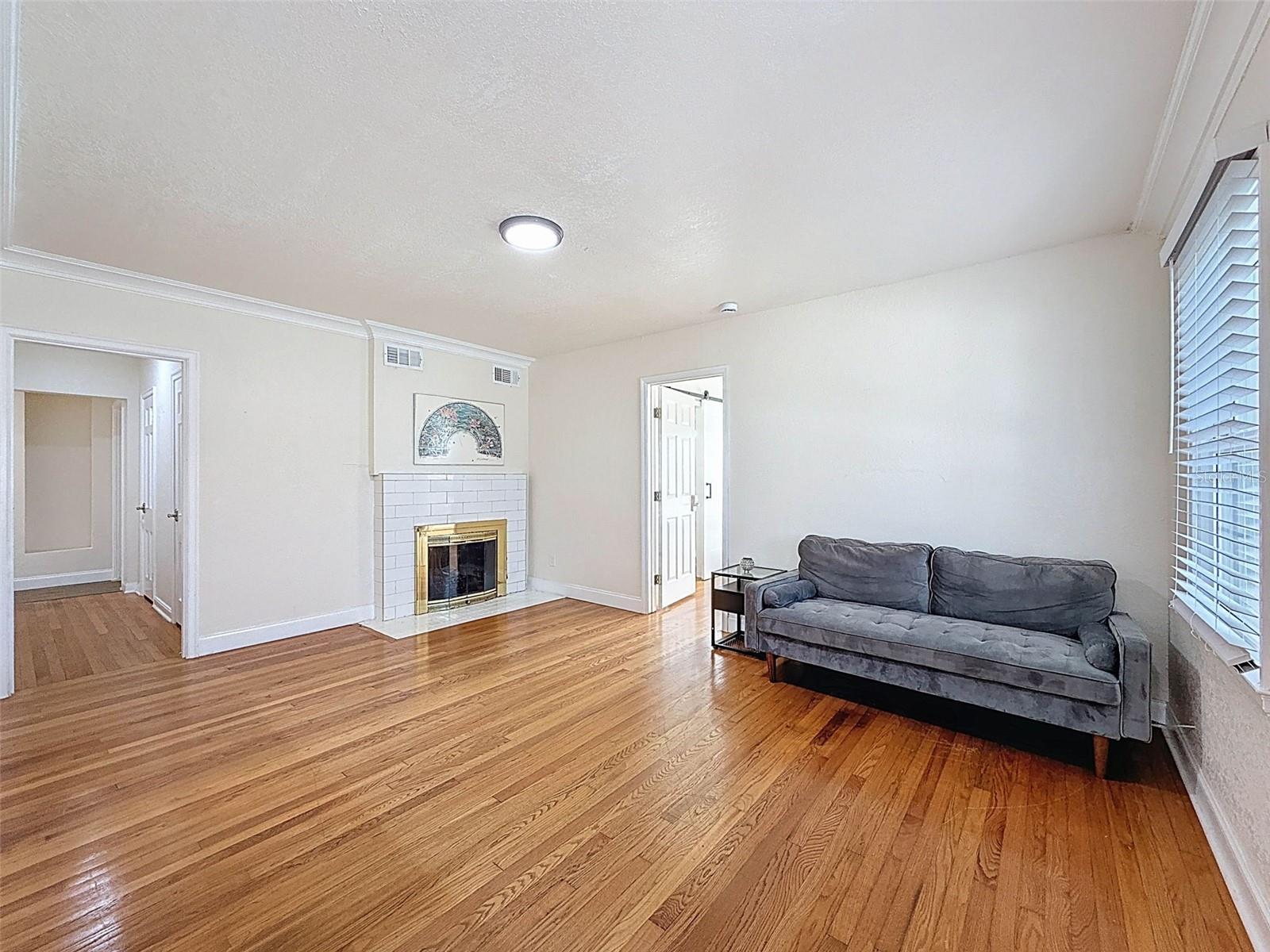 Image 18 of 73 For 425 49th Street N