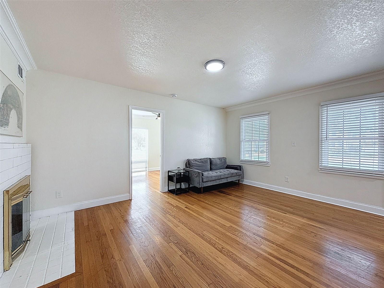Image 19 of 73 For 425 49th Street N