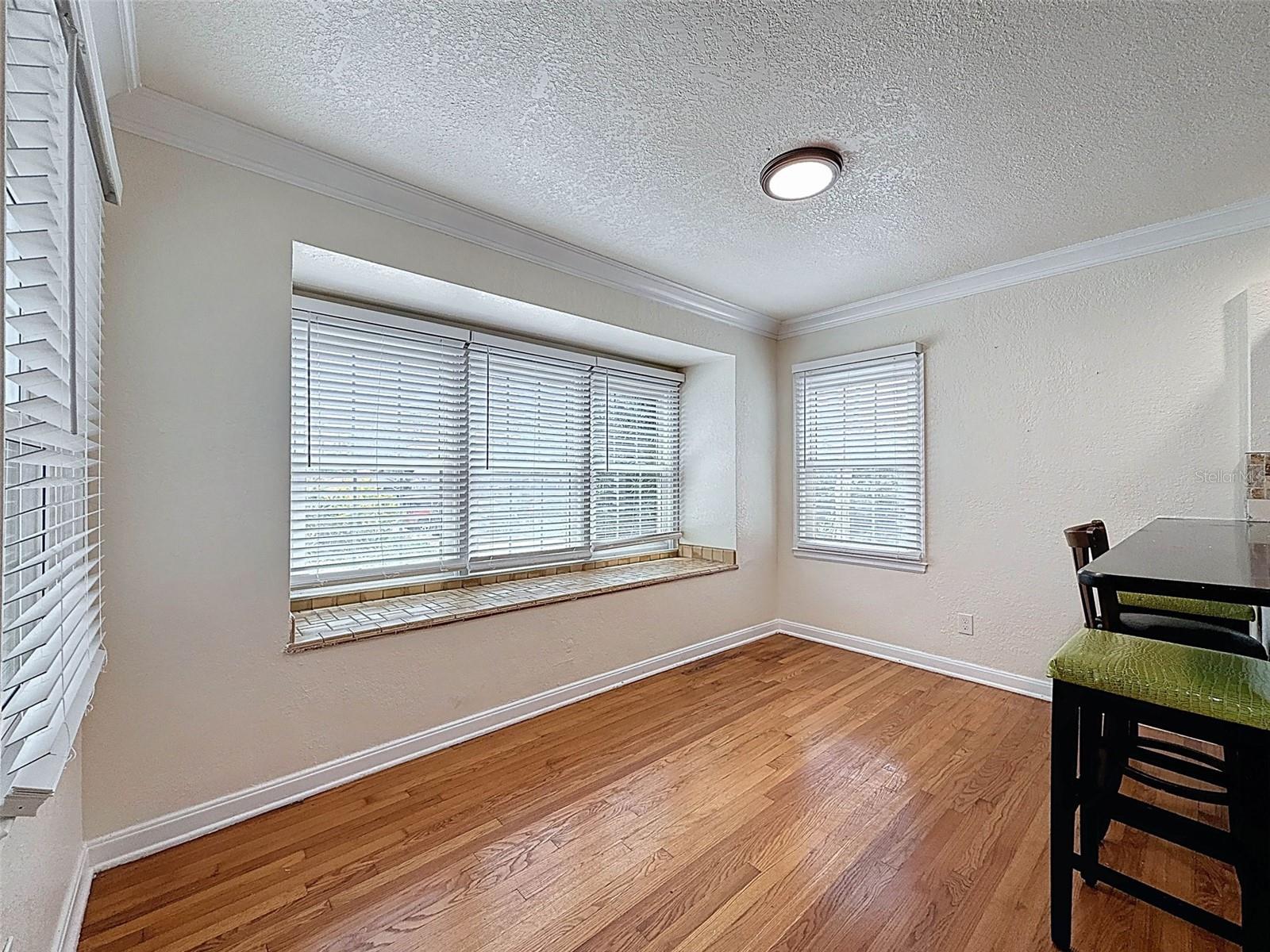Image 22 of 73 For 425 49th Street N