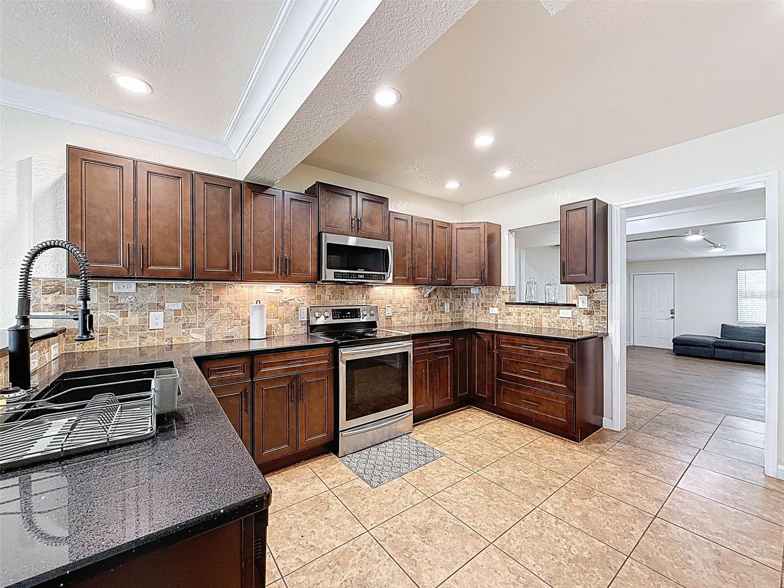 Image 24 of 73 For 425 49th Street N