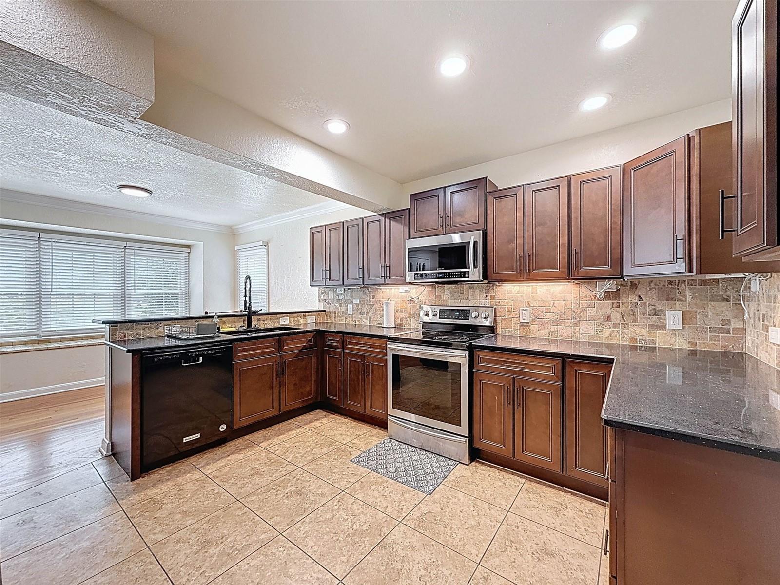 Image 26 of 73 For 425 49th Street N