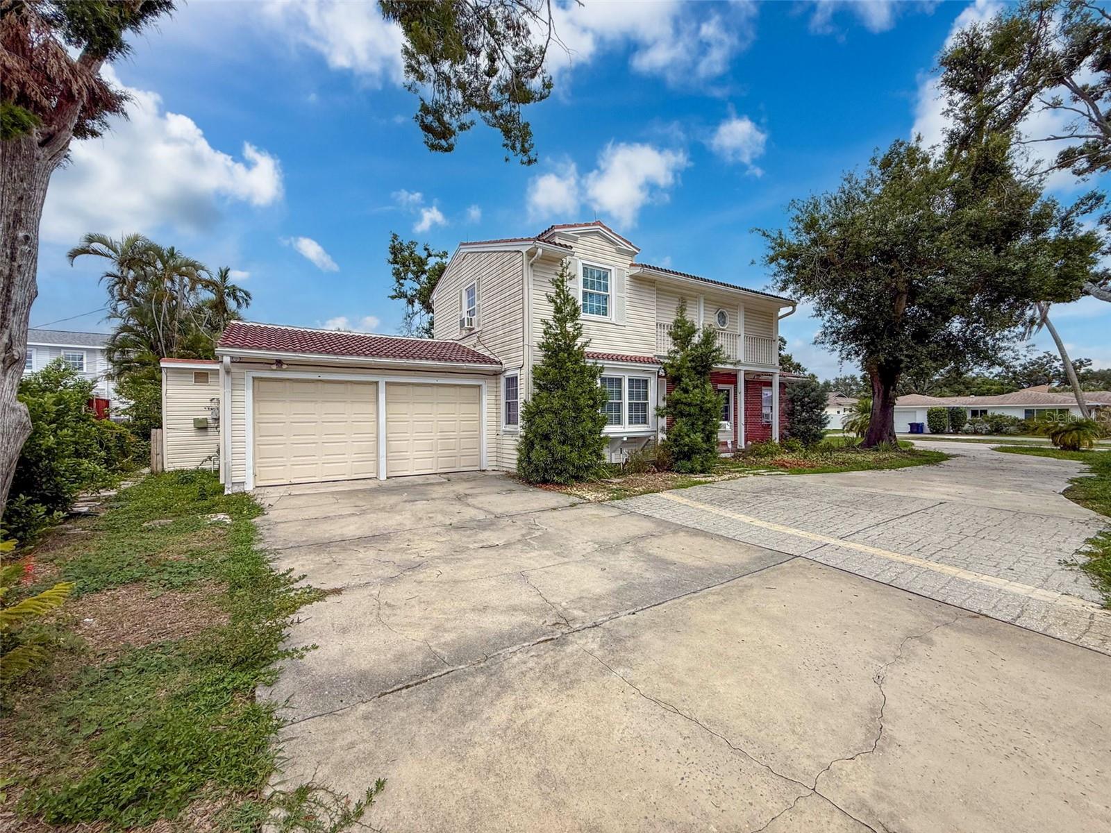 Image 3 of 73 For 425 49th Street N