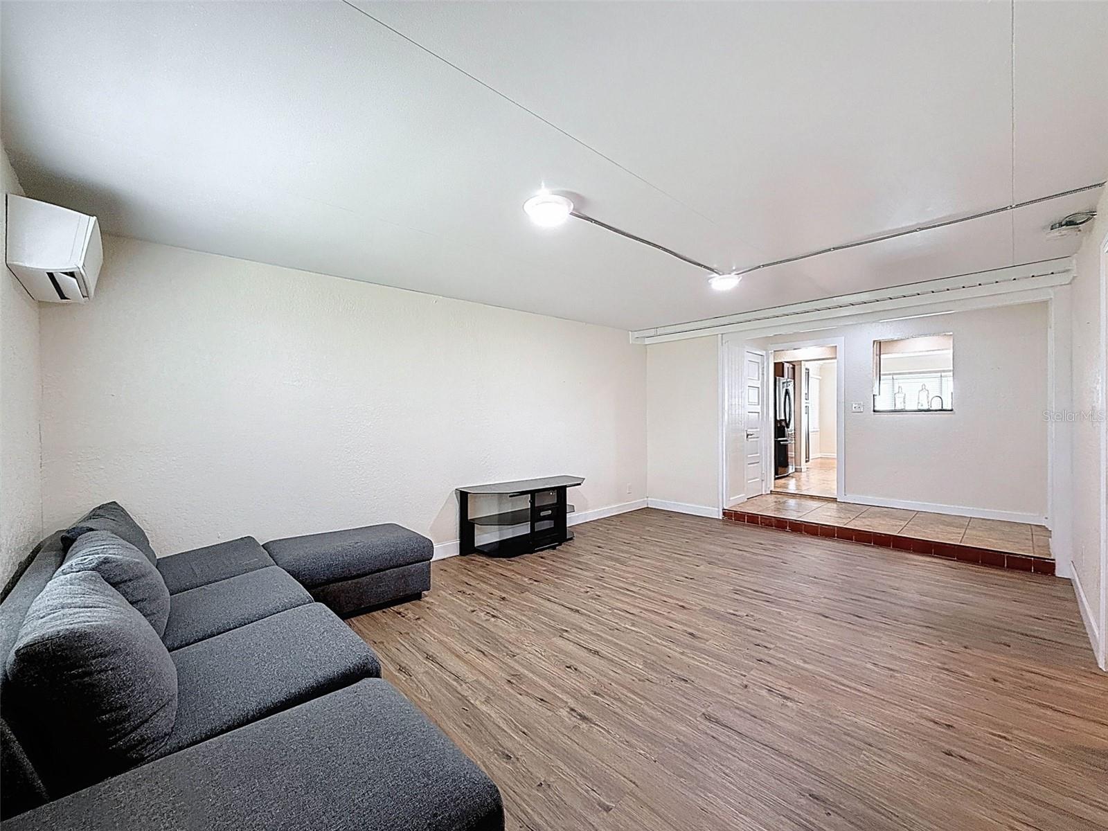 Image 31 of 73 For 425 49th Street N