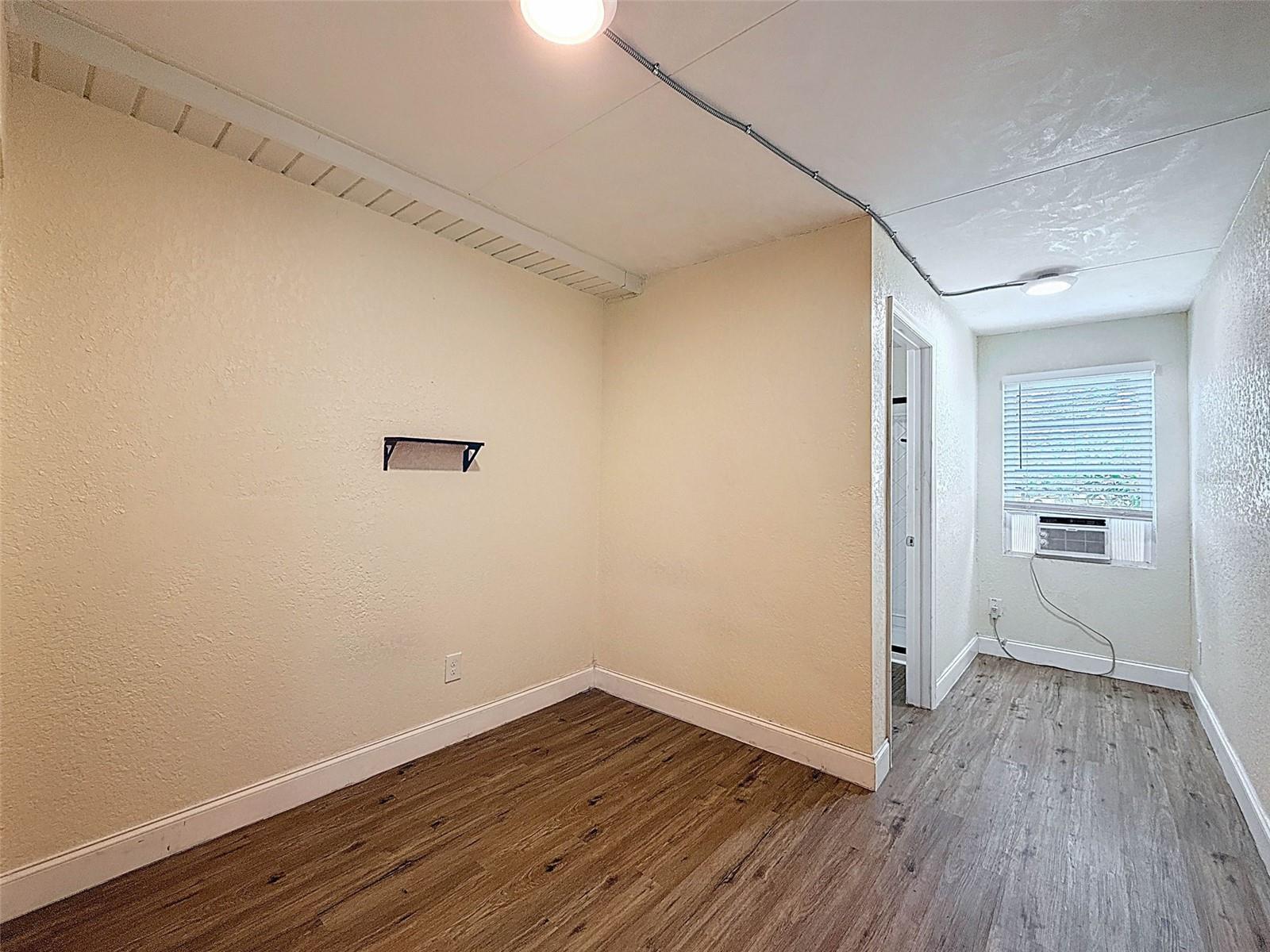 Image 32 of 73 For 425 49th Street N