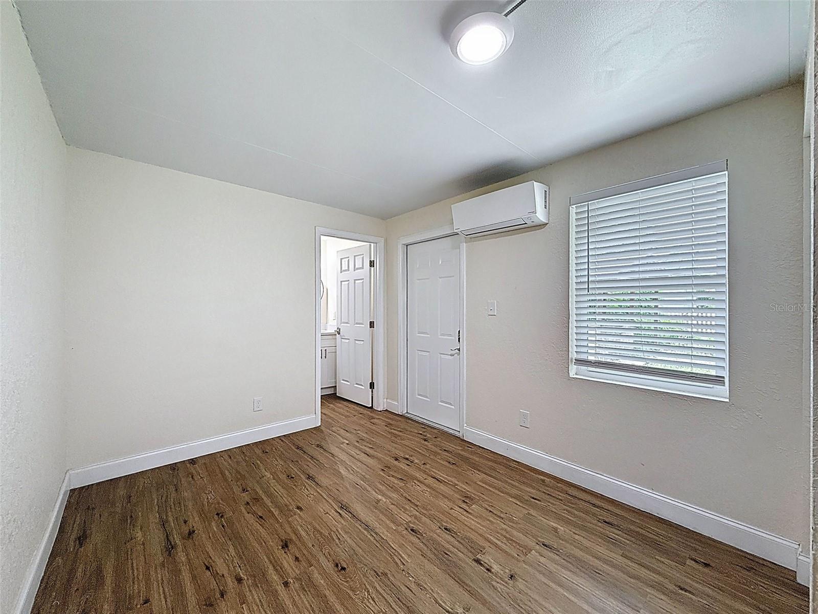 Image 39 of 73 For 425 49th Street N