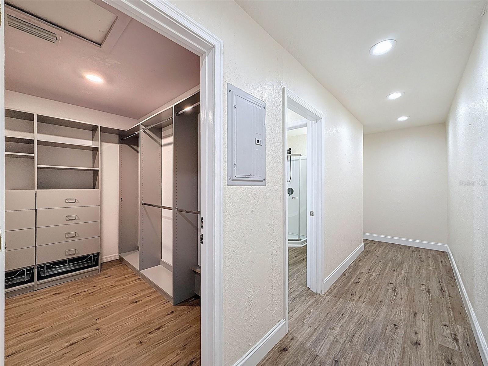 Image 48 of 73 For 425 49th Street N