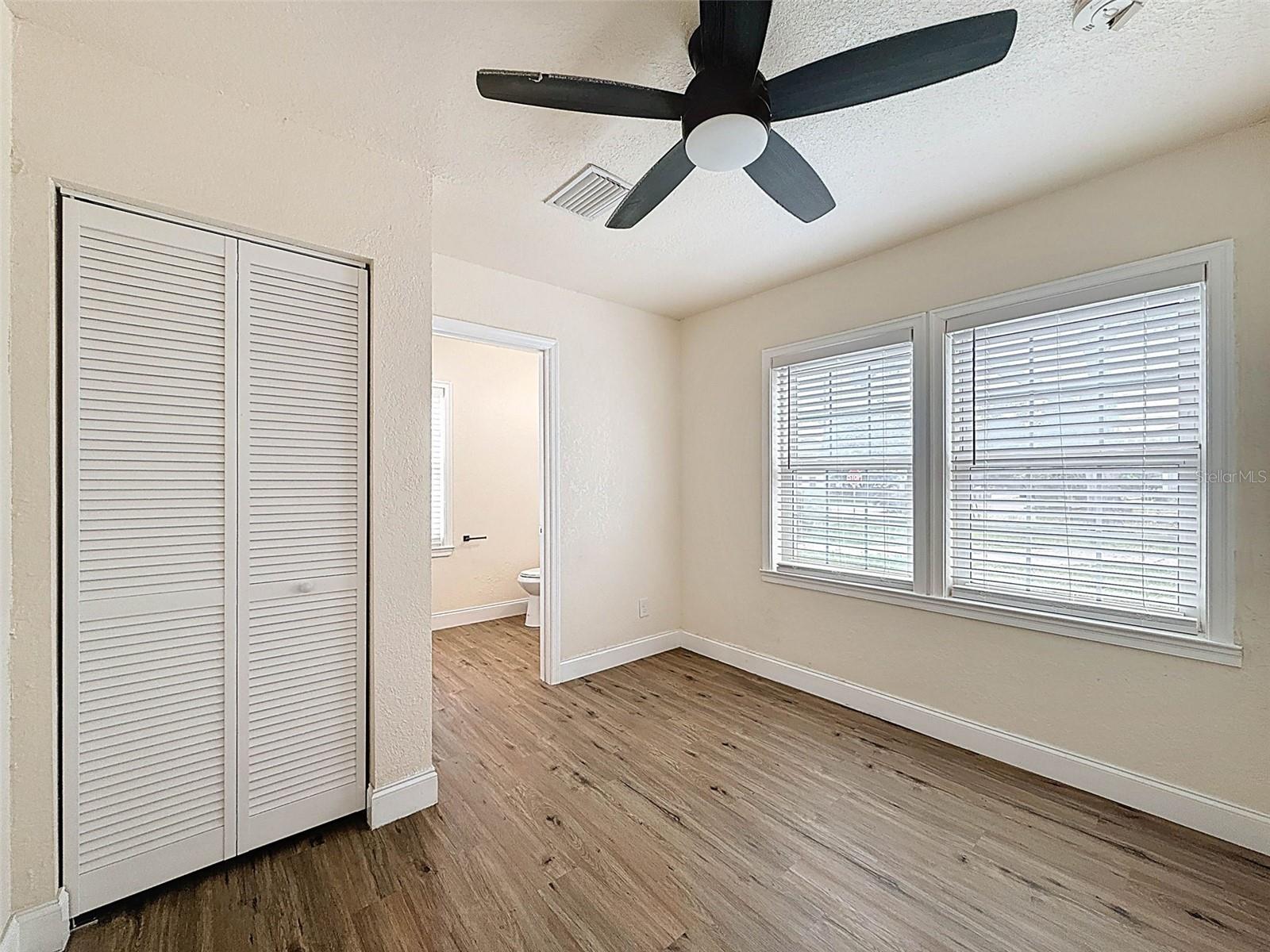Image 57 of 73 For 425 49th Street N
