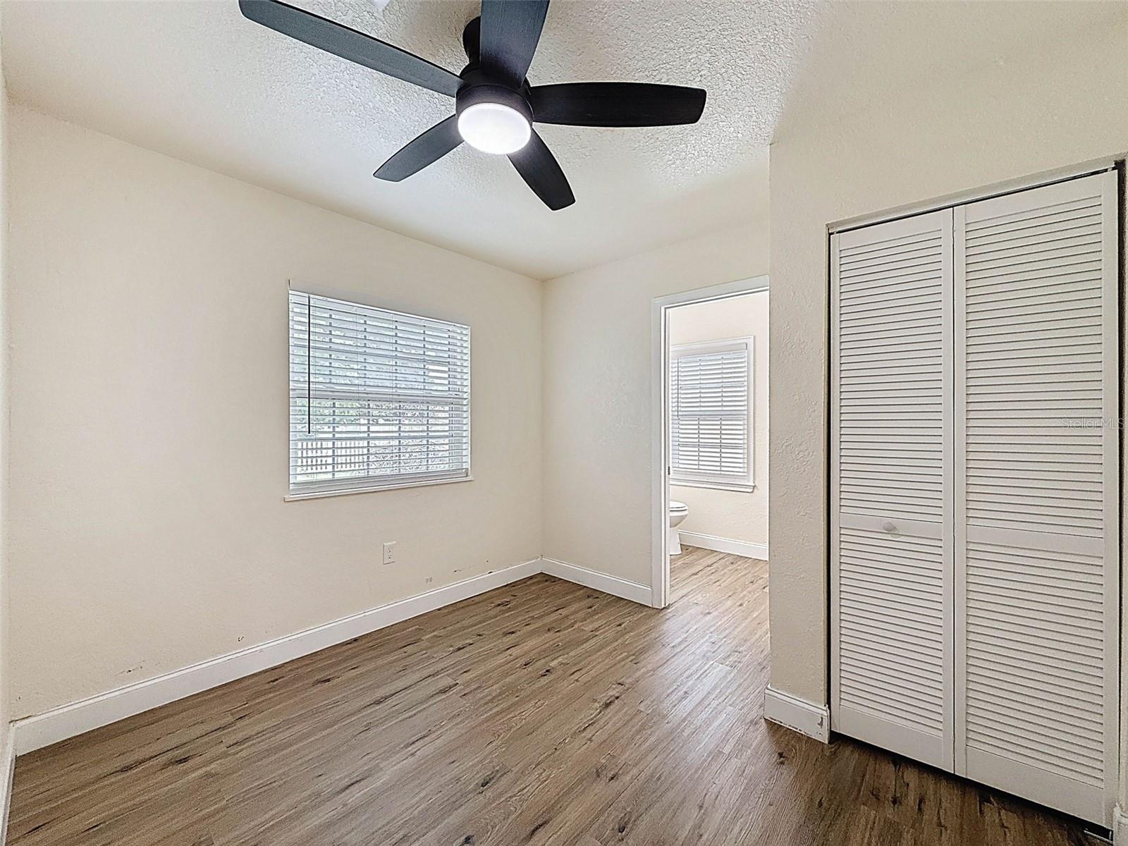 Image 60 of 73 For 425 49th Street N