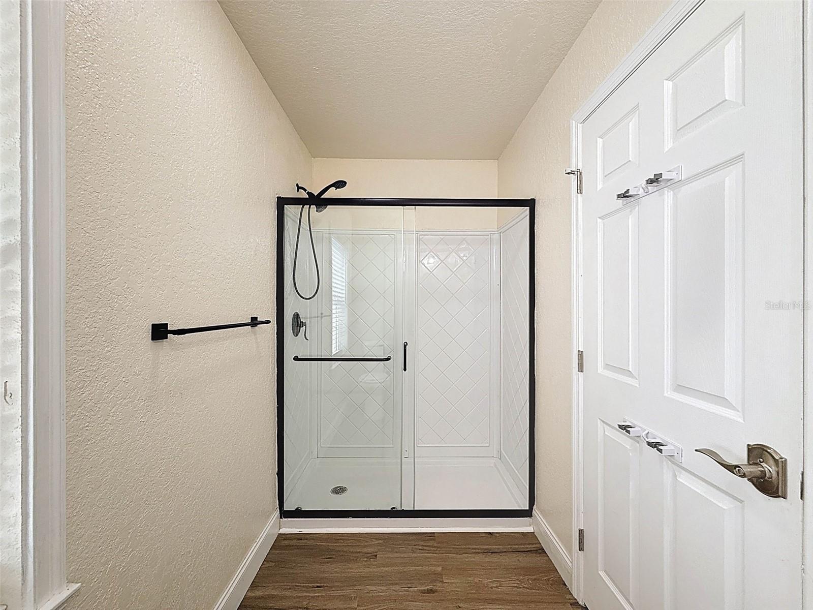 Image 62 of 73 For 425 49th Street N