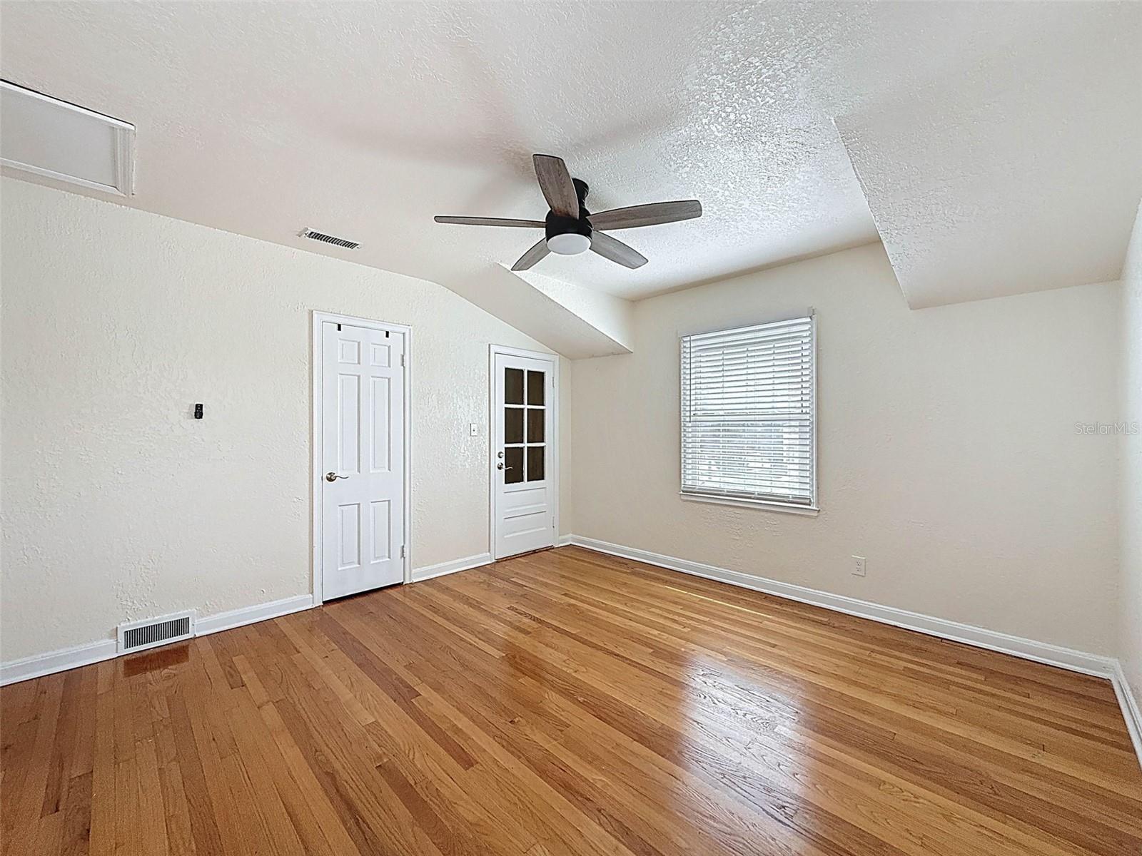 Image 68 of 73 For 425 49th Street N