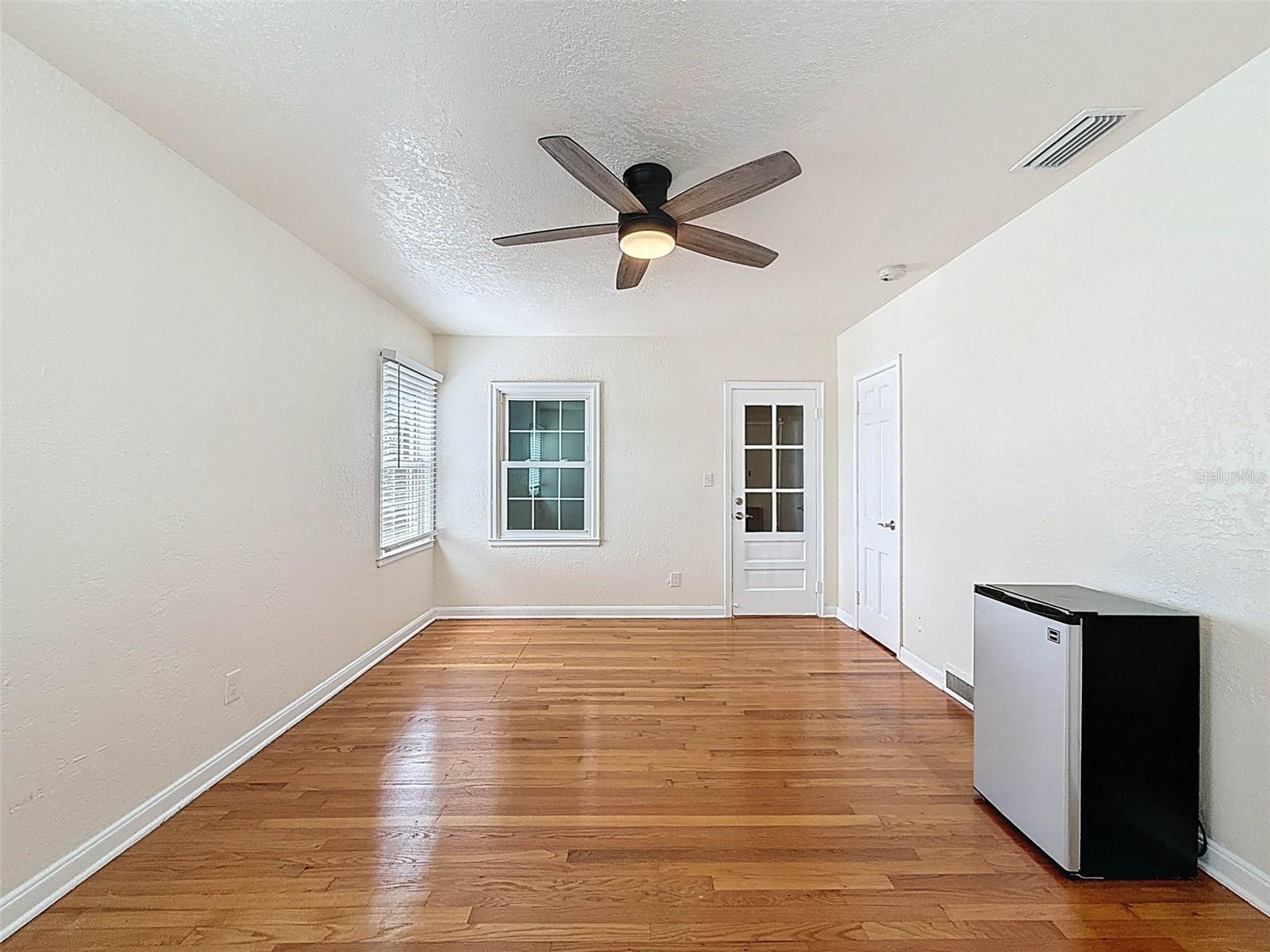 Image 69 of 73 For 425 49th Street N
