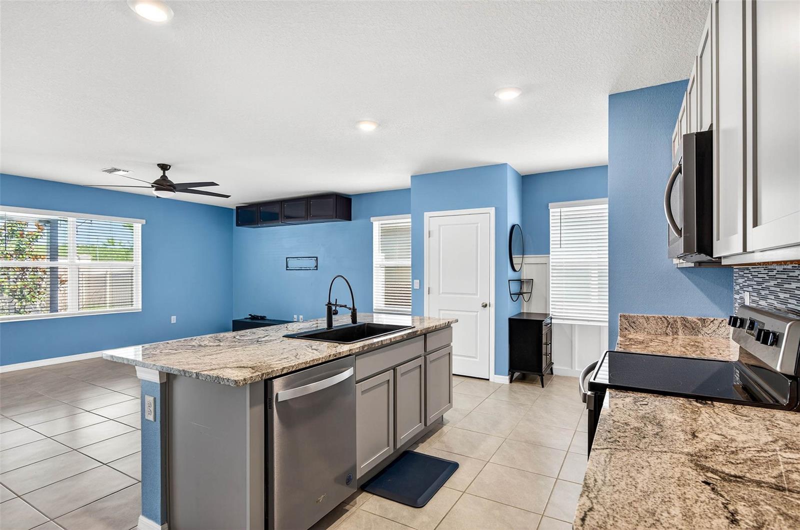Image 10 of 52 For 3384 Suncoast Plains Drive