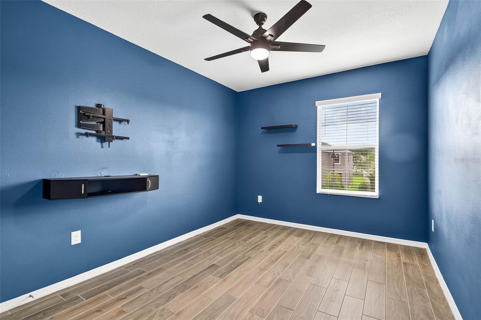 Image 25 of 52 For 3384 Suncoast Plains Drive