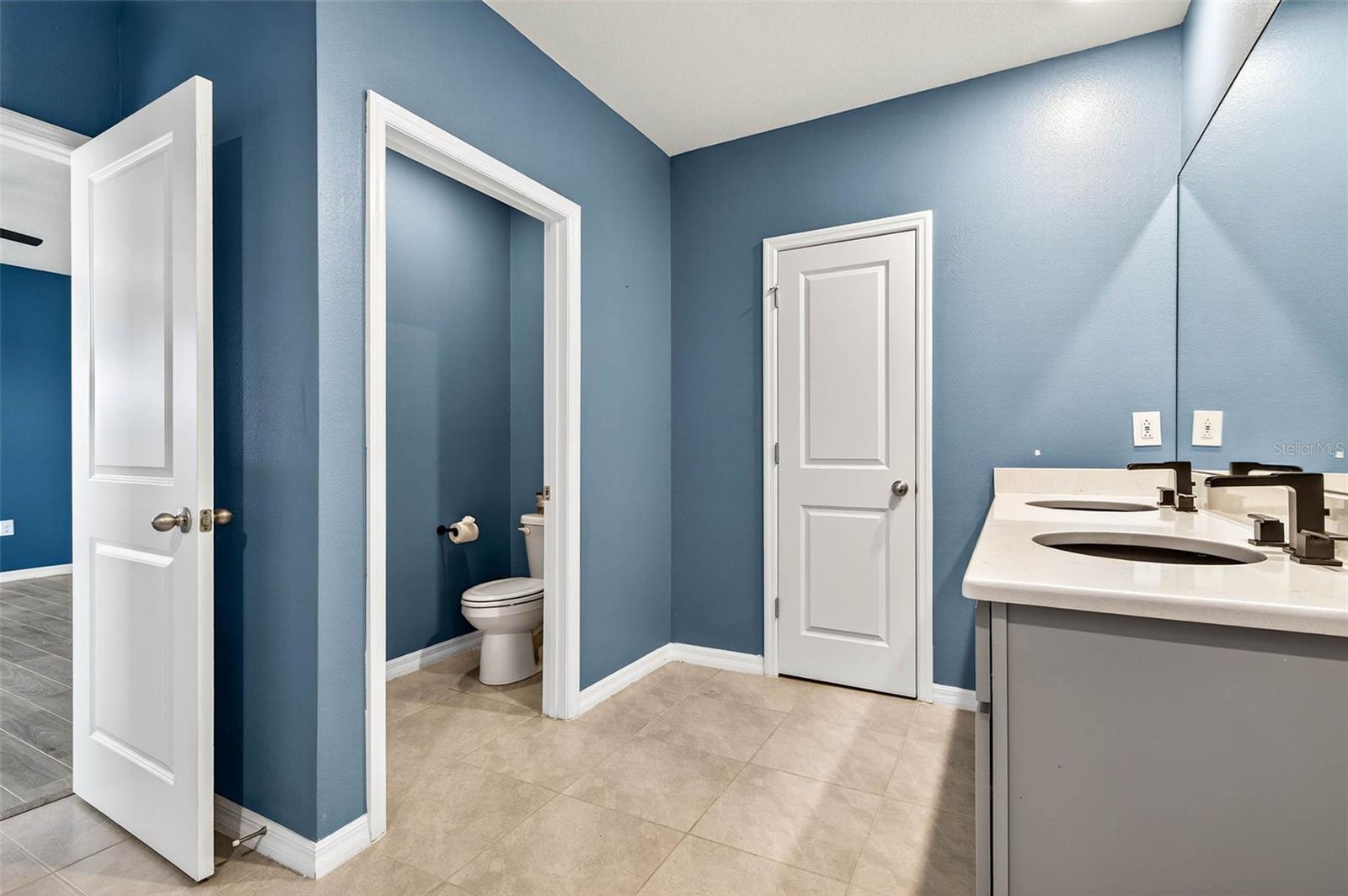 Image 32 of 52 For 3384 Suncoast Plains Drive