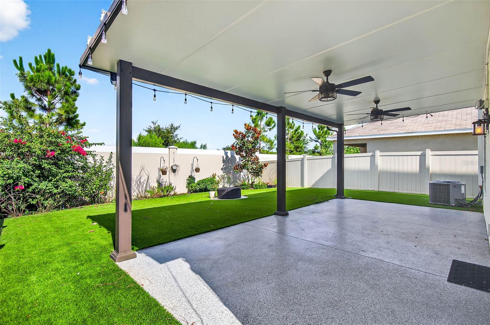 Image 36 of 52 For 3384 Suncoast Plains Drive