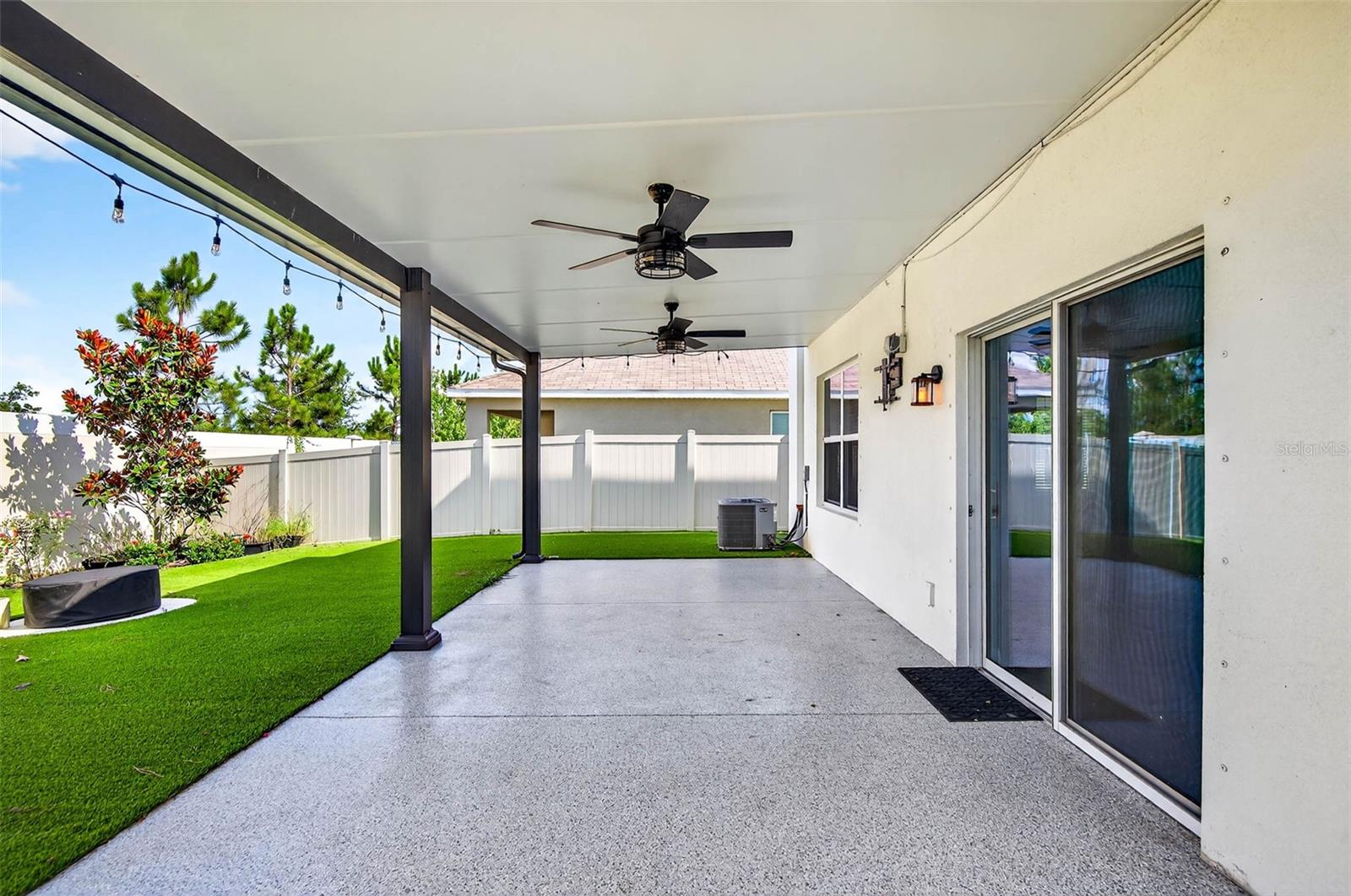 Image 37 of 52 For 3384 Suncoast Plains Drive
