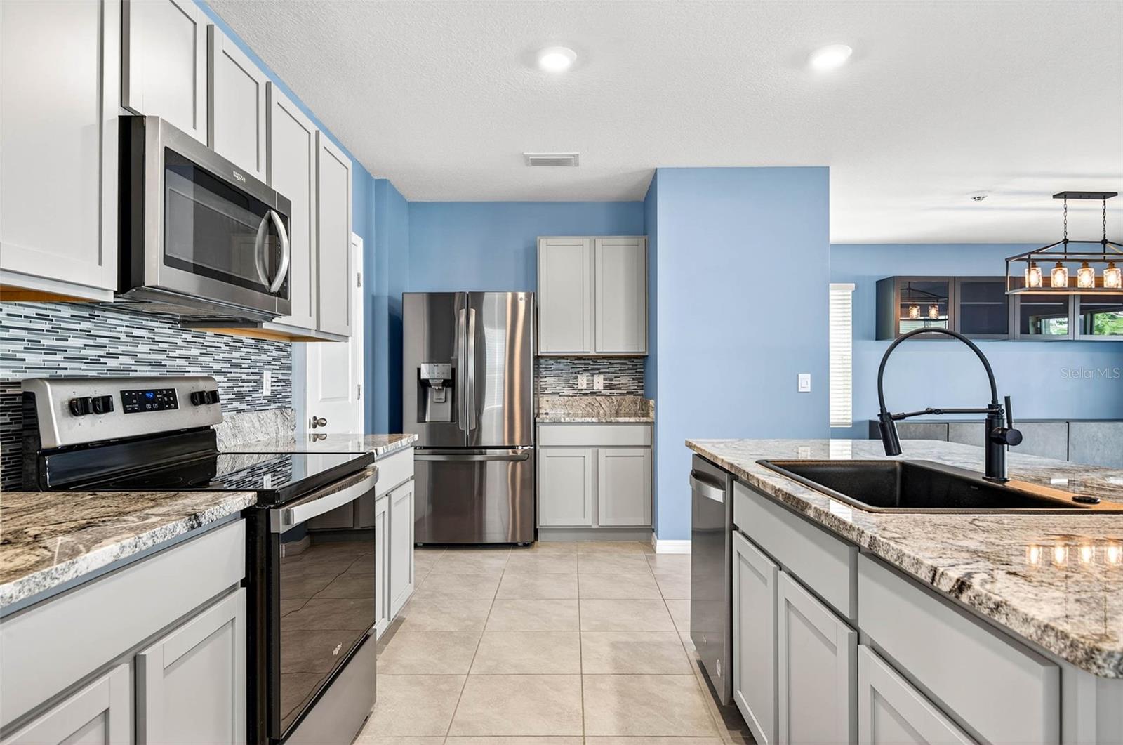 Image 9 of 52 For 3384 Suncoast Plains Drive