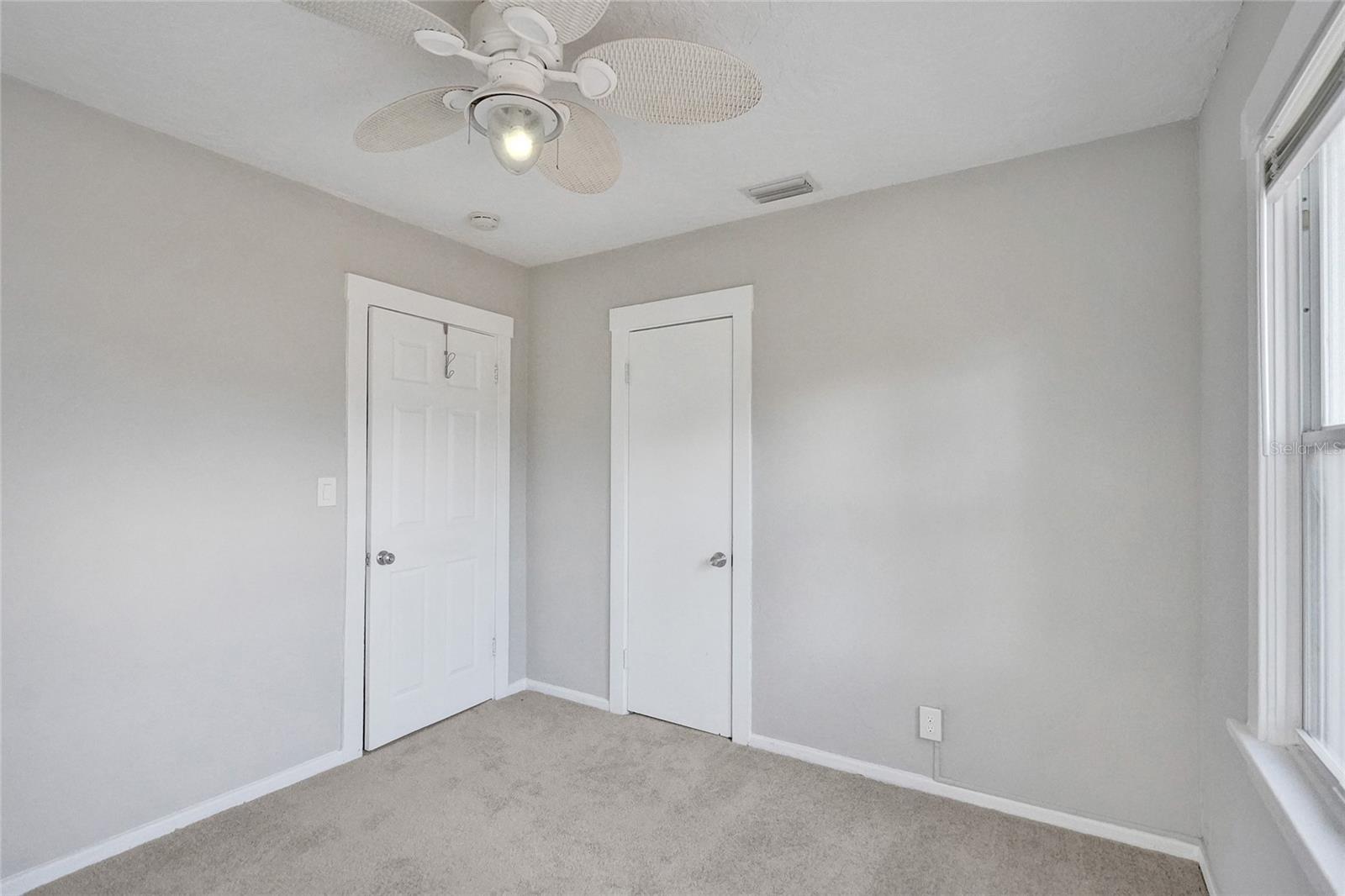 Image 18 of 52 For 924 Mcintosh Street