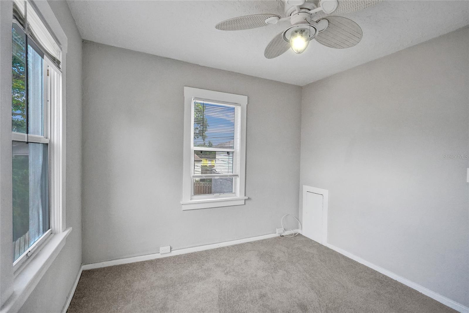 Image 19 of 52 For 924 Mcintosh Street
