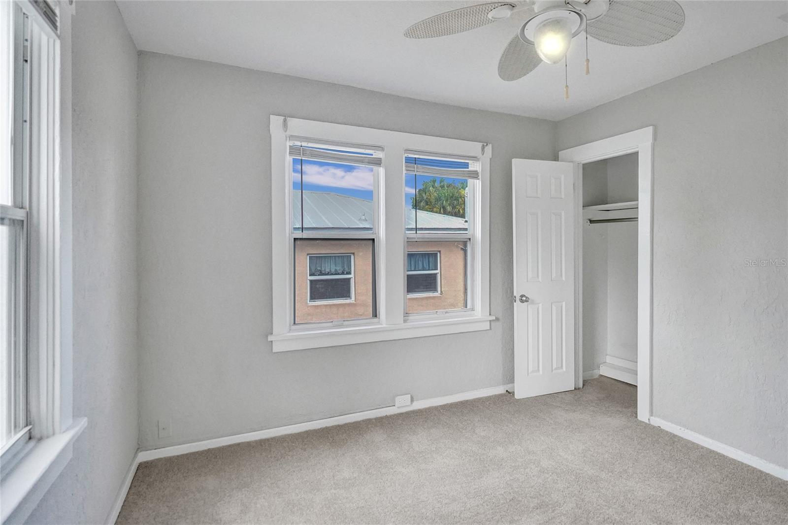 Image 21 of 52 For 924 Mcintosh Street