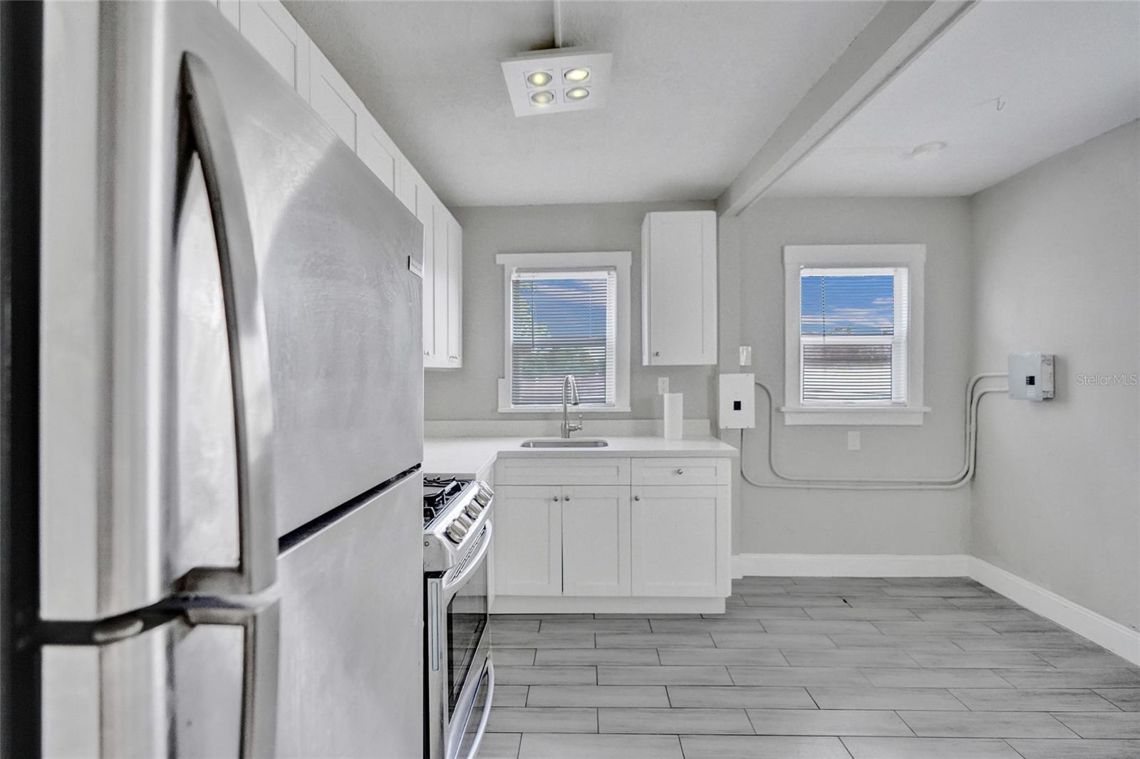 Image 3 of 52 For 924 Mcintosh Street