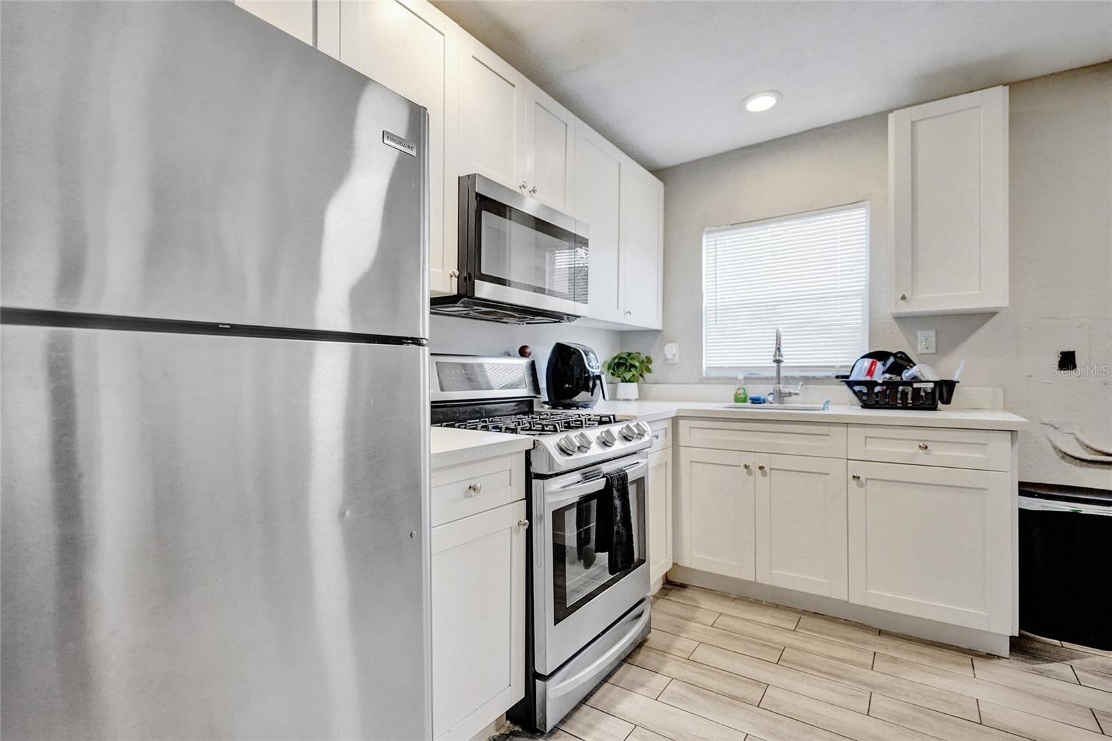 Image 42 of 52 For 924 Mcintosh Street