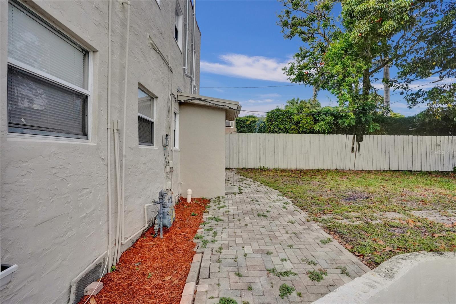 Image 49 of 52 For 924 Mcintosh Street