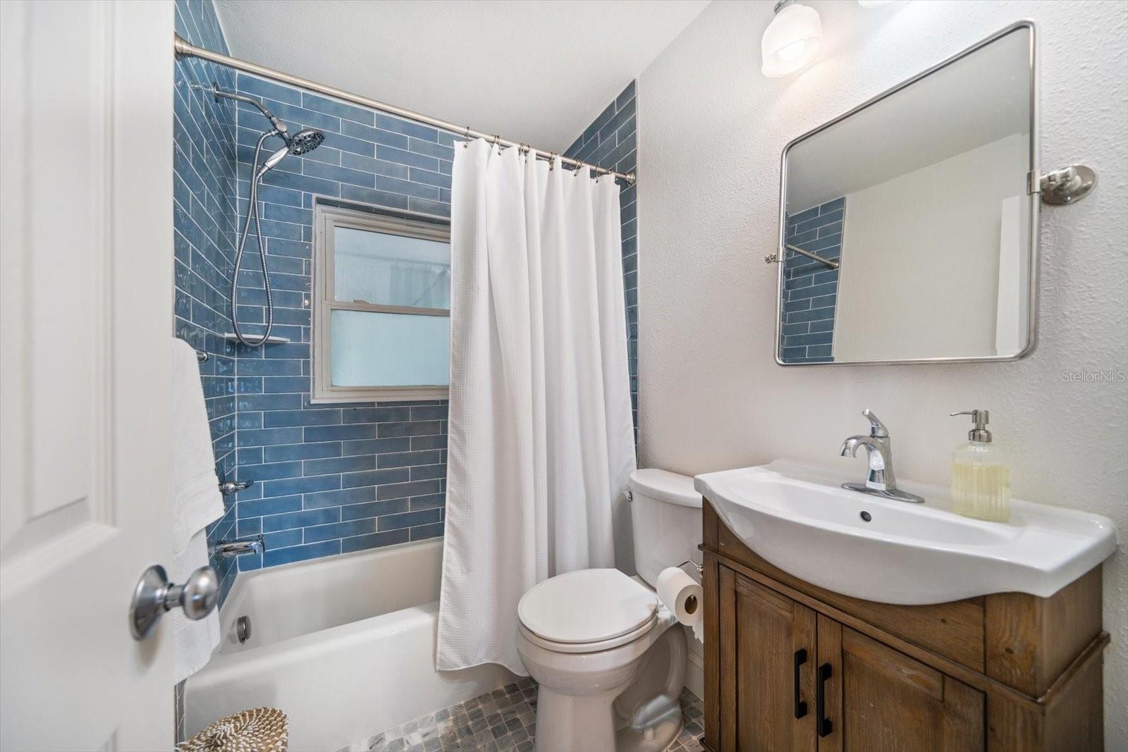 Image 10 of 52 For 745 Bruce Avenue