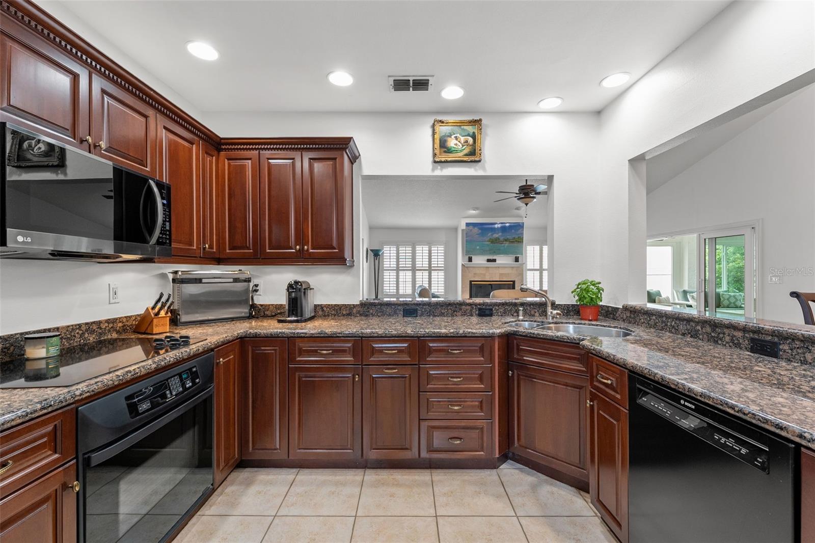 Image 21 of 40 For 2817 La Concha Drive