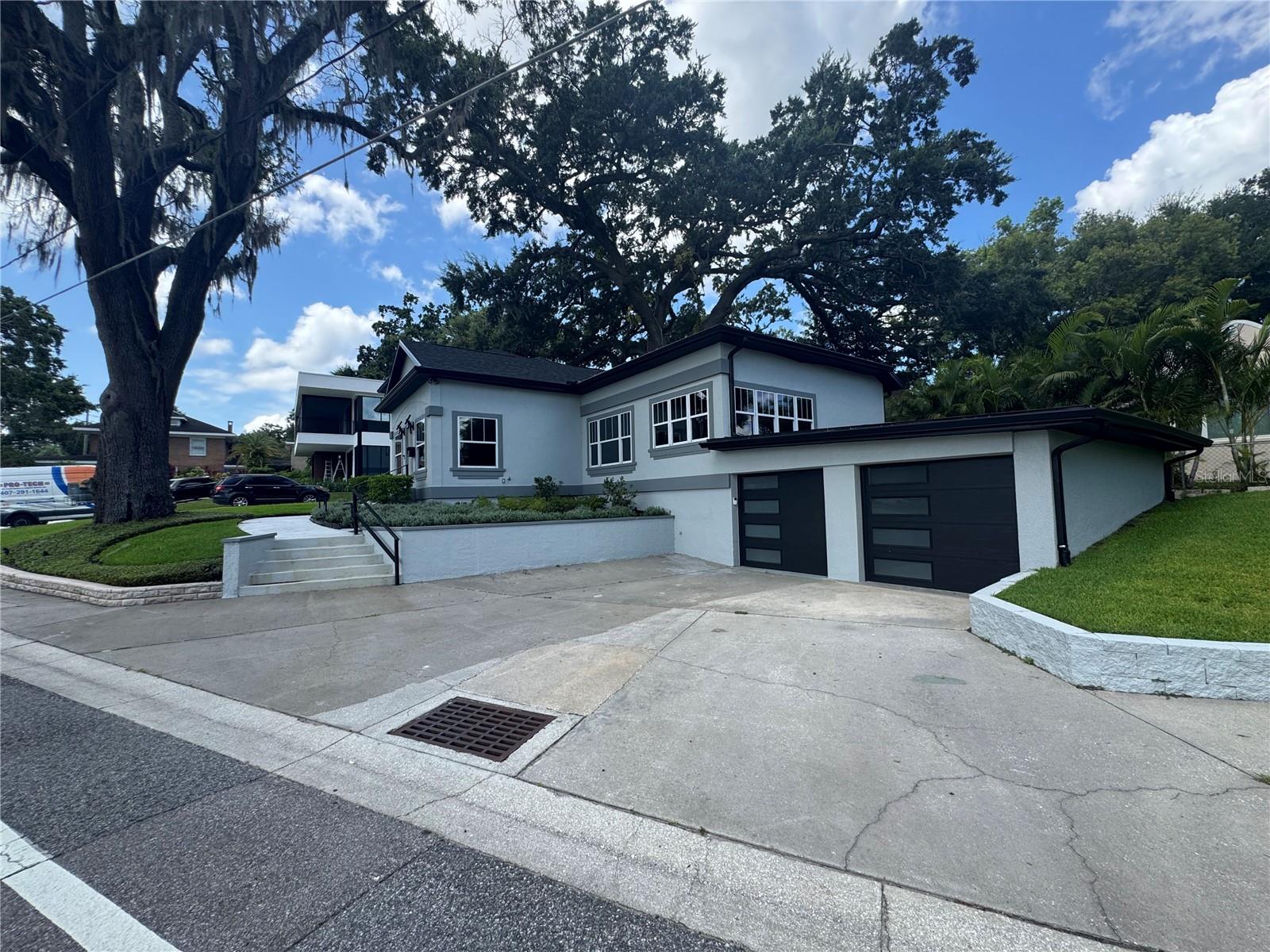 Image 3 of 38 For 808 Edgewater Drive