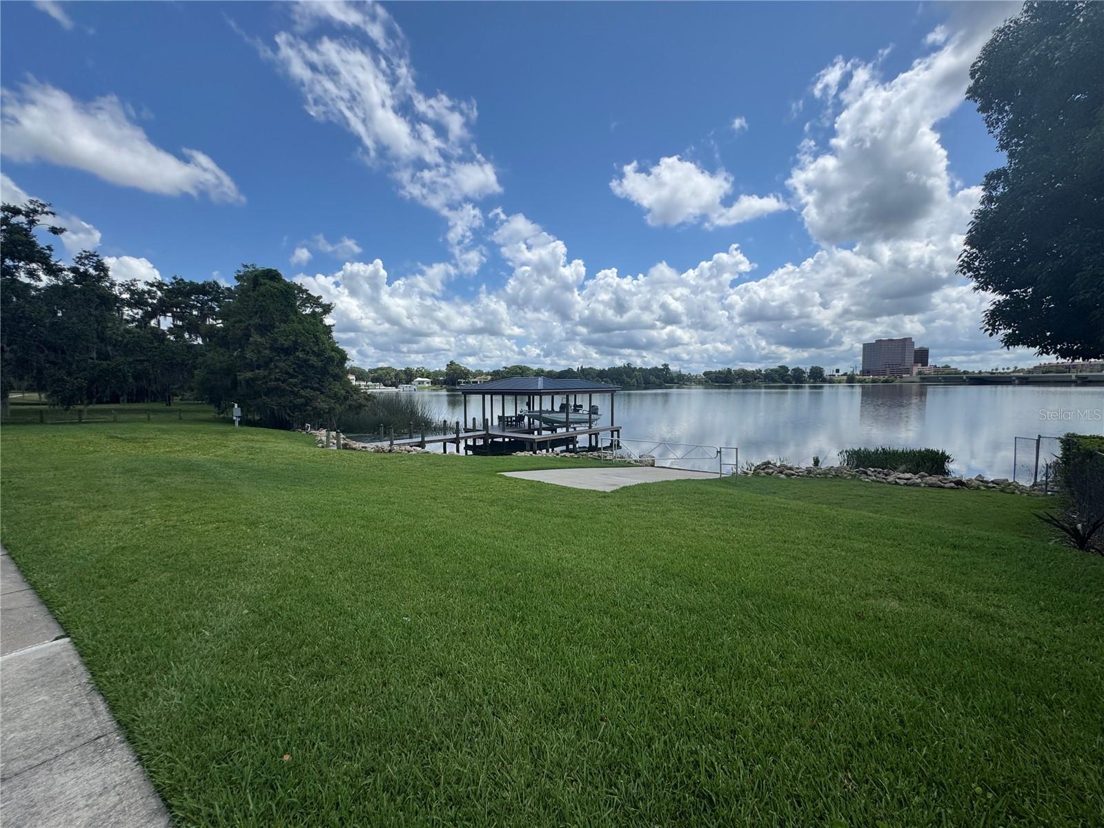 Image 32 of 38 For 808 Edgewater Drive