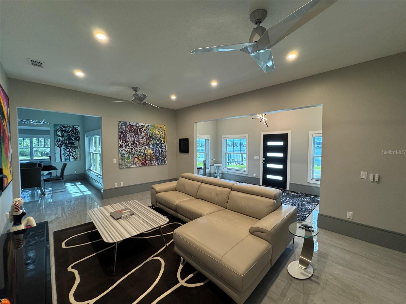 Image 7 of 38 For 808 Edgewater Drive