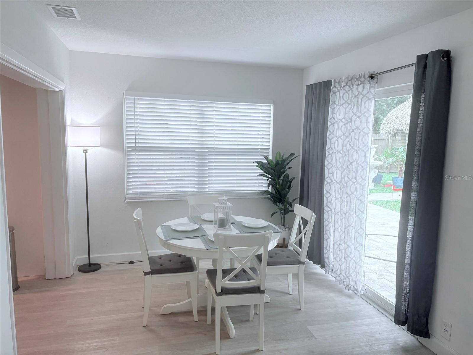 Image 5 of 20 For 3120 Meadow Lake Avenue