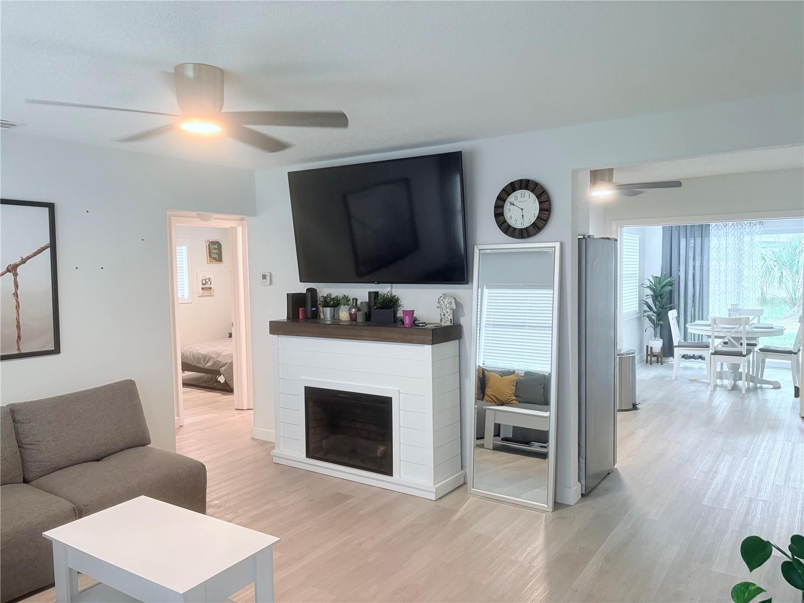 Image 7 of 20 For 3120 Meadow Lake Avenue