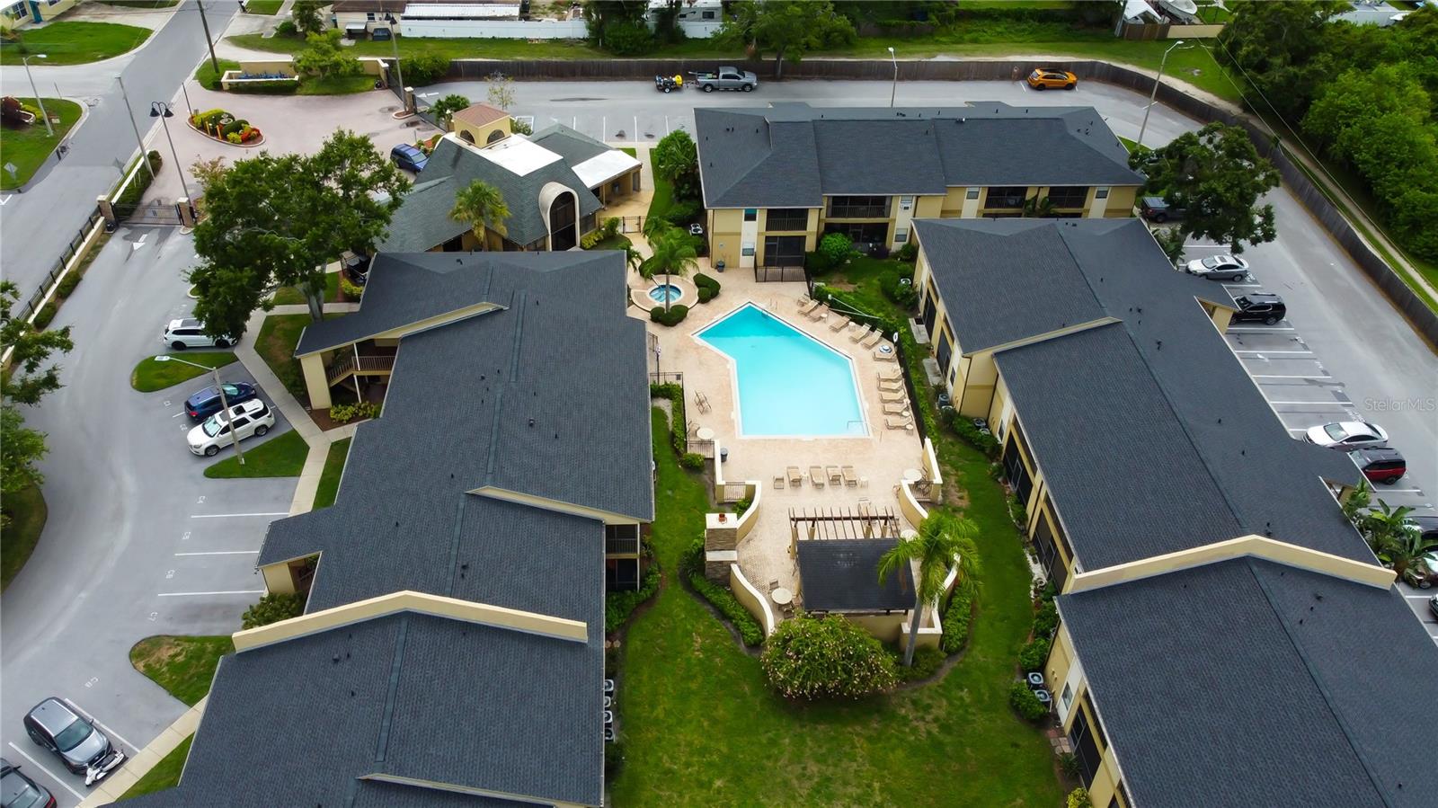 Image 21 of 71 For 12261 Sailwinds Drive 203