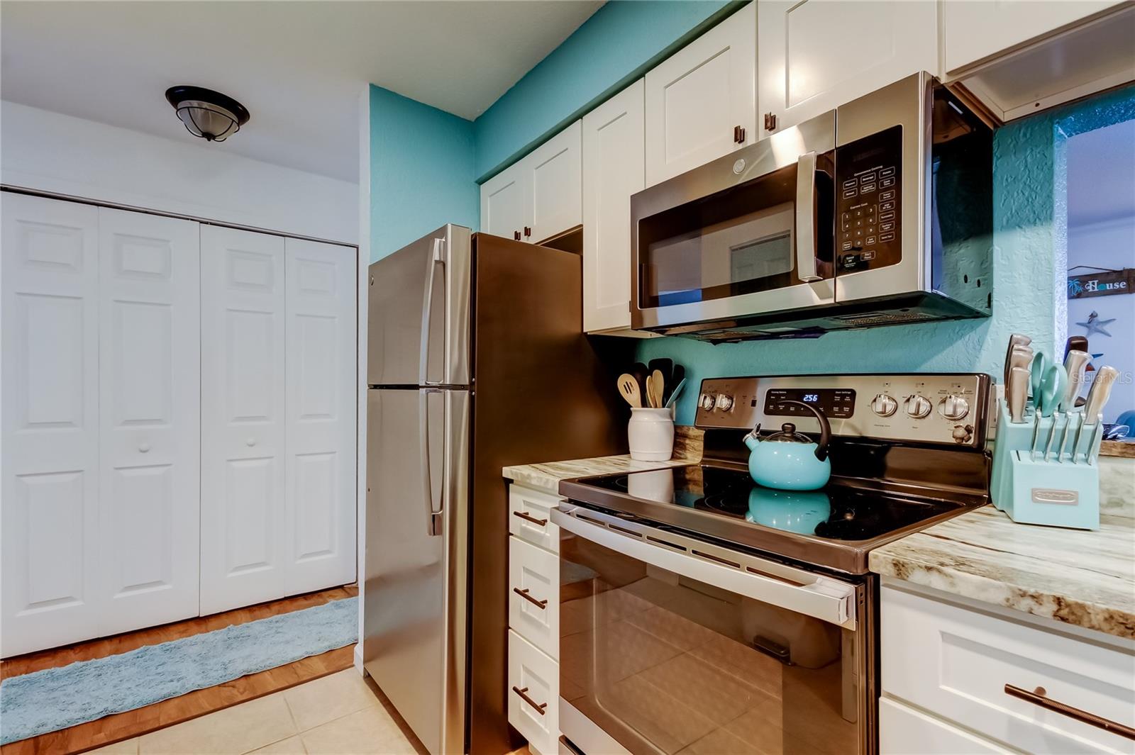 Image 28 of 71 For 12261 Sailwinds Drive 203