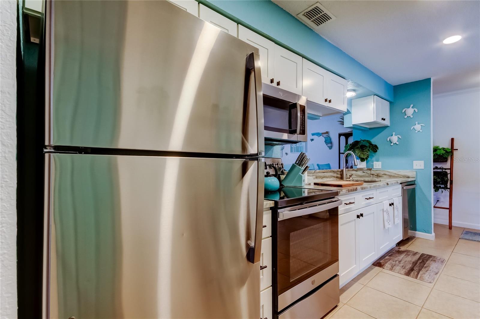Image 31 of 71 For 12261 Sailwinds Drive 203