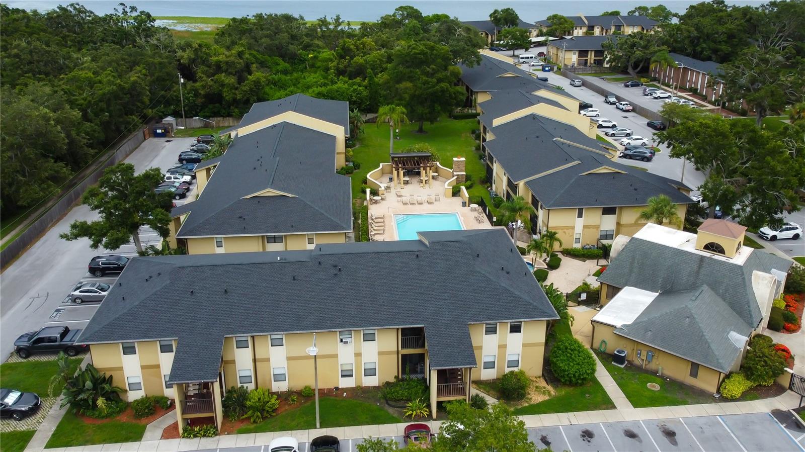 Image 4 of 71 For 12261 Sailwinds Drive 203