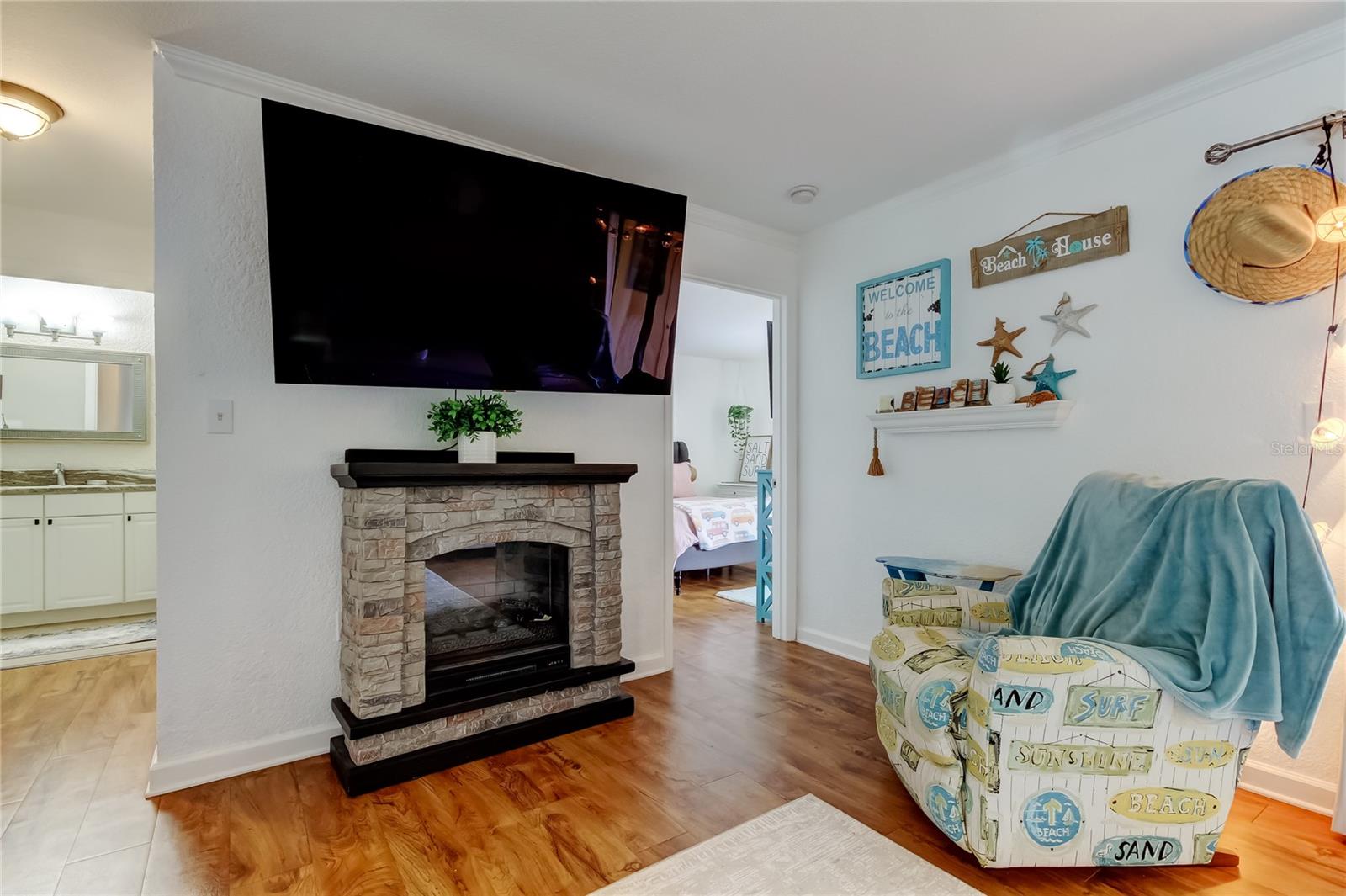 Image 40 of 71 For 12261 Sailwinds Drive 203